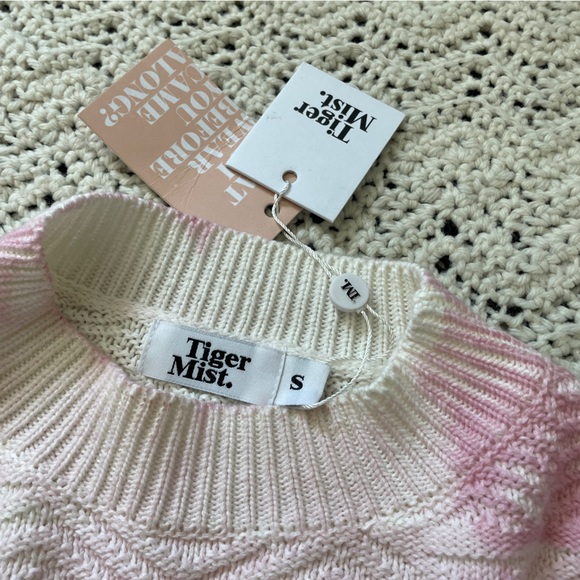 Tiger Mist NWT Tie Dye Distressed Hem Crop Jumper Sweater White Pink (Small) - Picture 3 of 8
